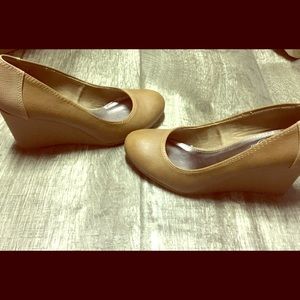 Tan Wedges